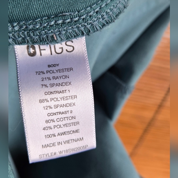 Pre-owned M/P Womans Teal Figs Scrubs In Good Condition - Picture 3 of 4